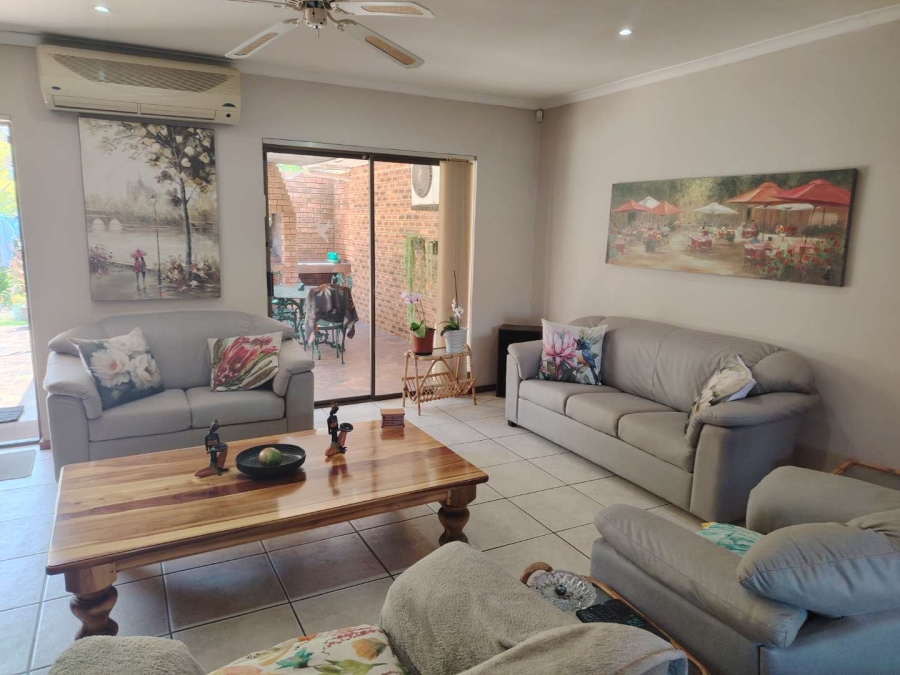 To Let 4 Bedroom Property for Rent in Ridgeworth Western Cape